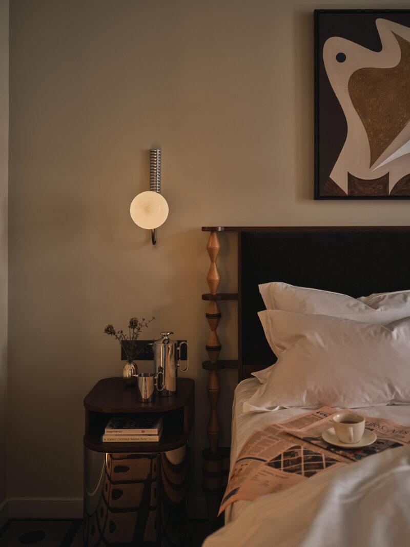 Lind+Almond_The Newman_Ursula Armstrong_Select 17